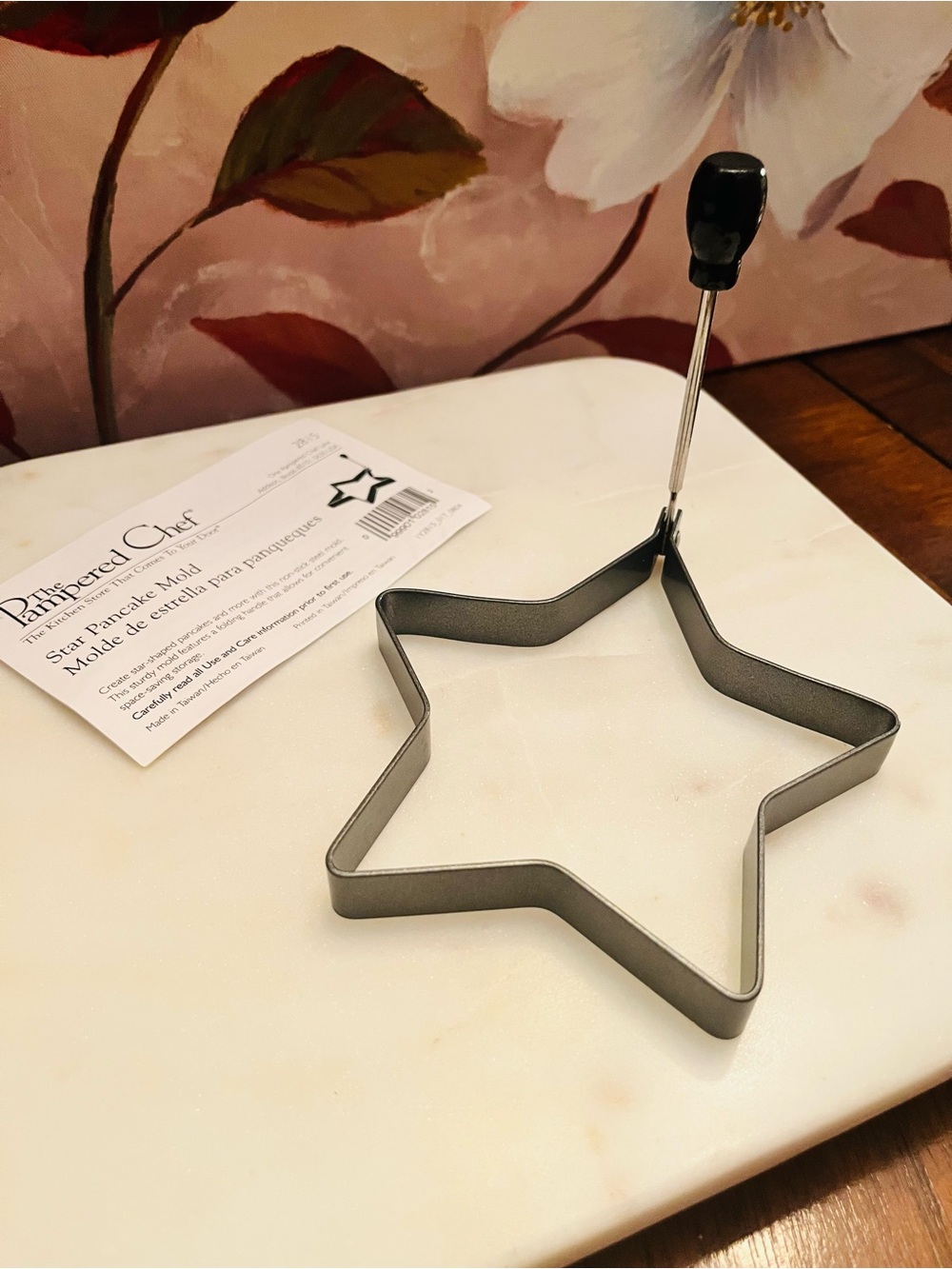 The Pampered Chef Vintage Star Pancake Mold - Stainless Steel, Black Handle NWOT